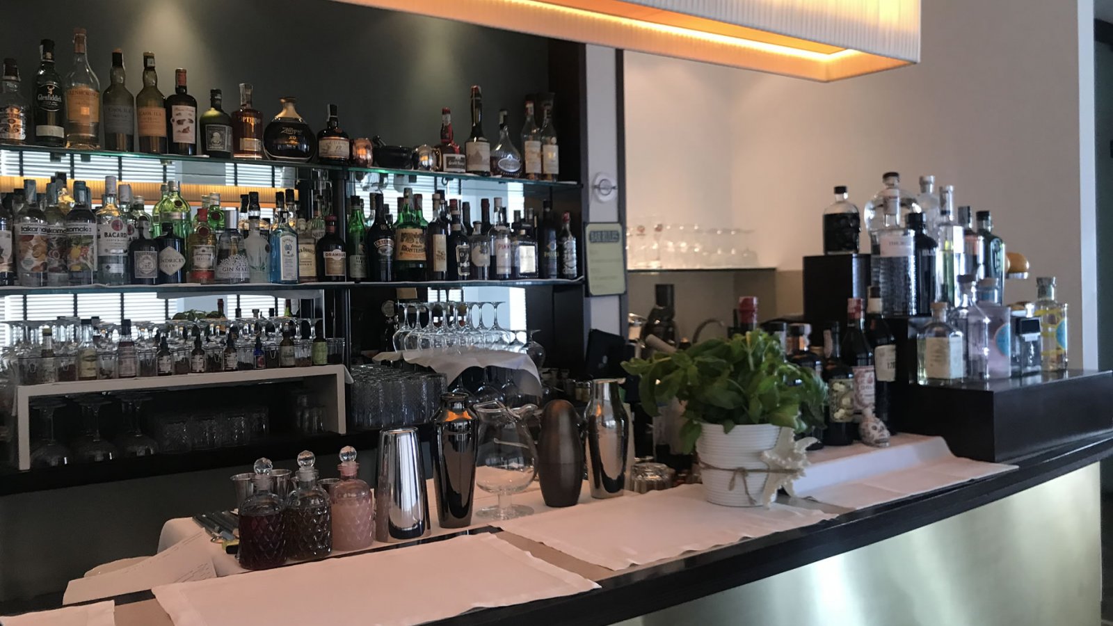 bar